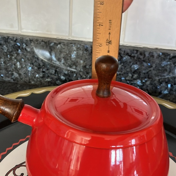 Vintage Enamelware Red Pot With Lid and Wood Handle - Picture 8 of 12